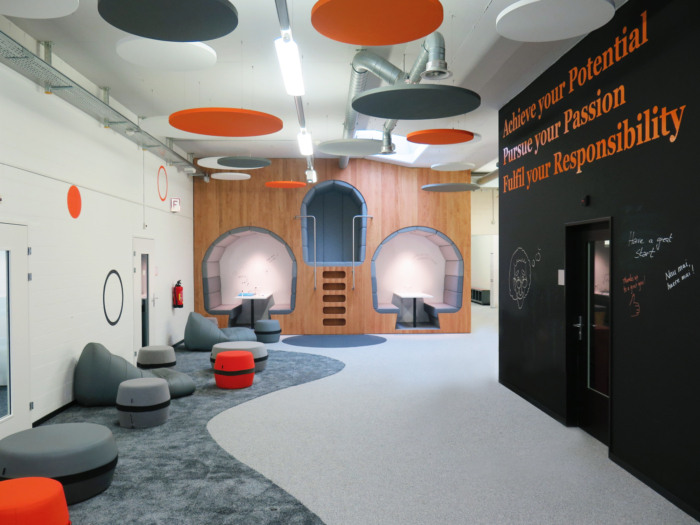Inter-Community School Zurich Entrance Hall - 0