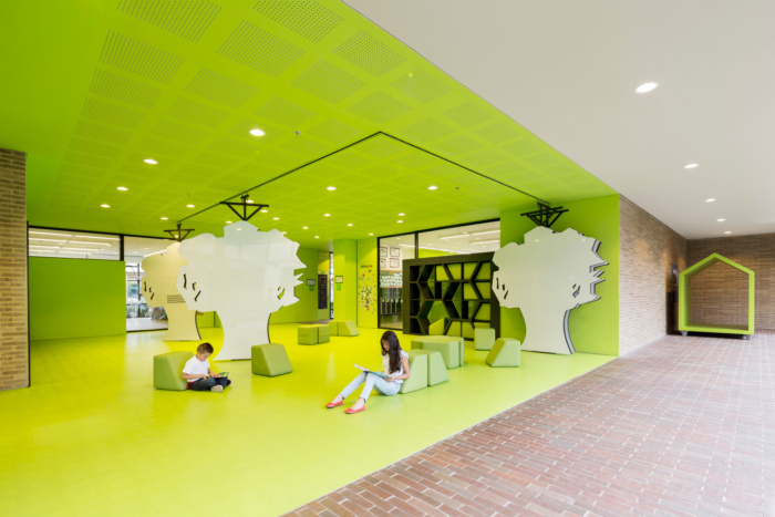 Anglo Colombian School - Primary School Library - 0