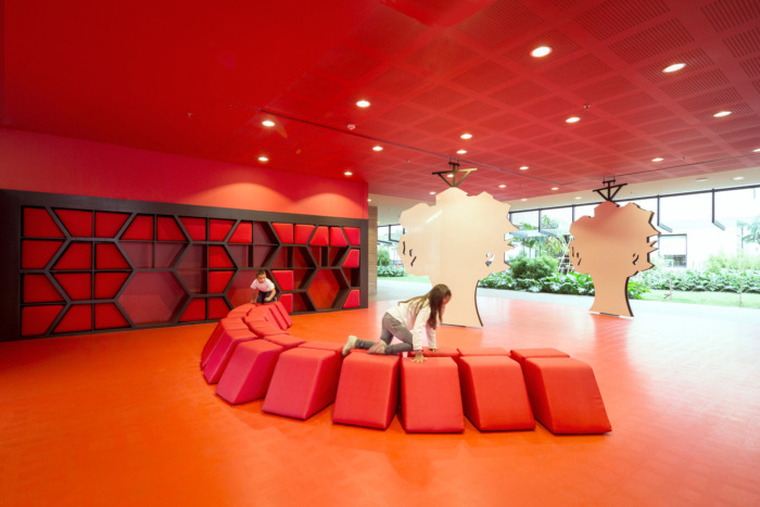 Anglo Colombian School - Primary School Library - 0