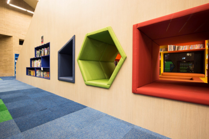 Anglo Colombian School - Primary School Library - 0