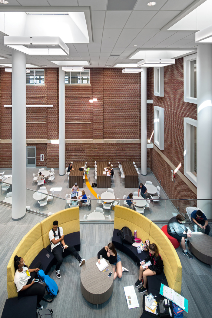 The Roeper School Learning Commons - 0