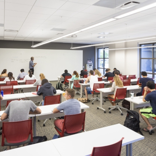 University of Southern California - Dr. Verna and Peter Dauterive Hall