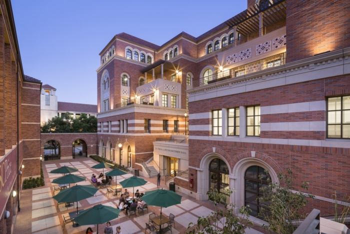 University of Southern California - Dr. Verna and Peter Dauterive Hall - 0
