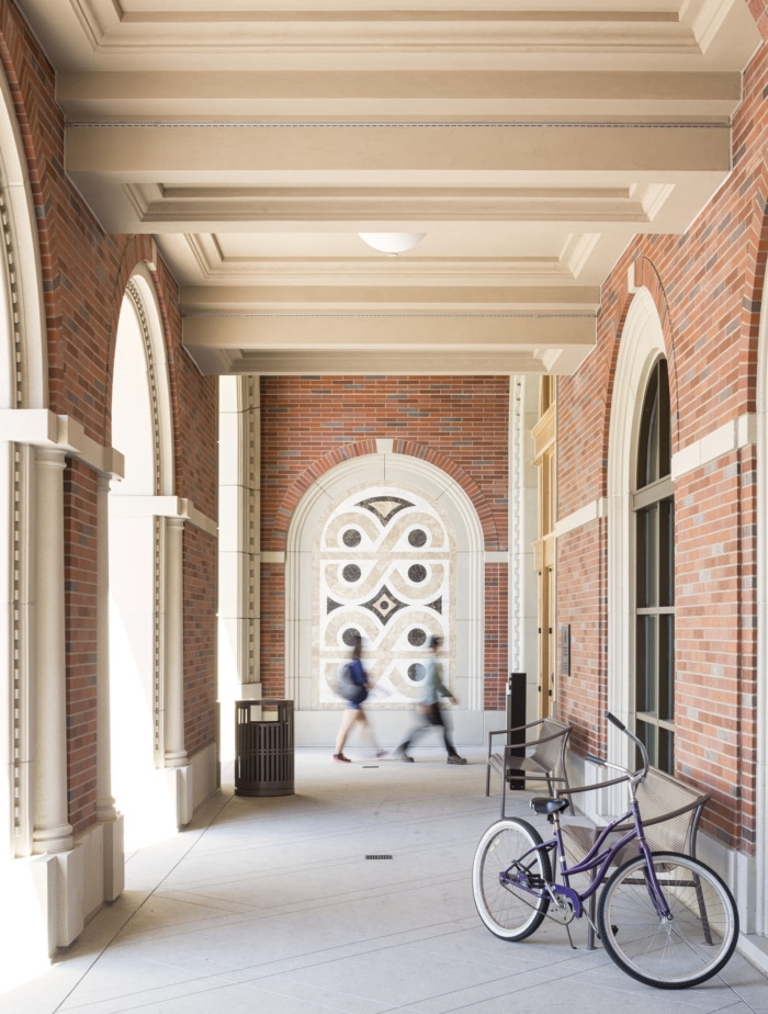 University of Southern California - Dr. Verna and Peter Dauterive Hall - 0