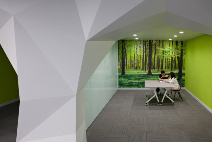 International School of Ho Chi Minh City - Secondary School Library - 0
