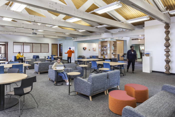 Chadwick School - Donald J. Leavenworth Library - 0