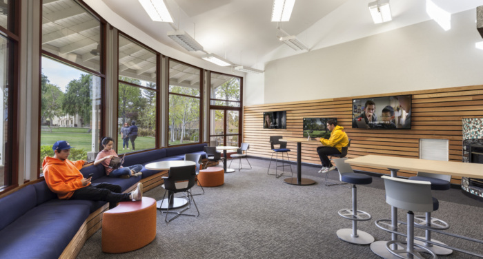 Chadwick School - Donald J. Leavenworth Library - 0