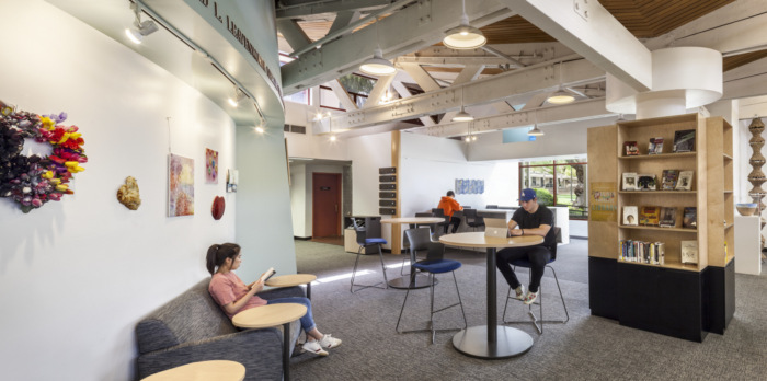 Chadwick School - Donald J. Leavenworth Library - 0