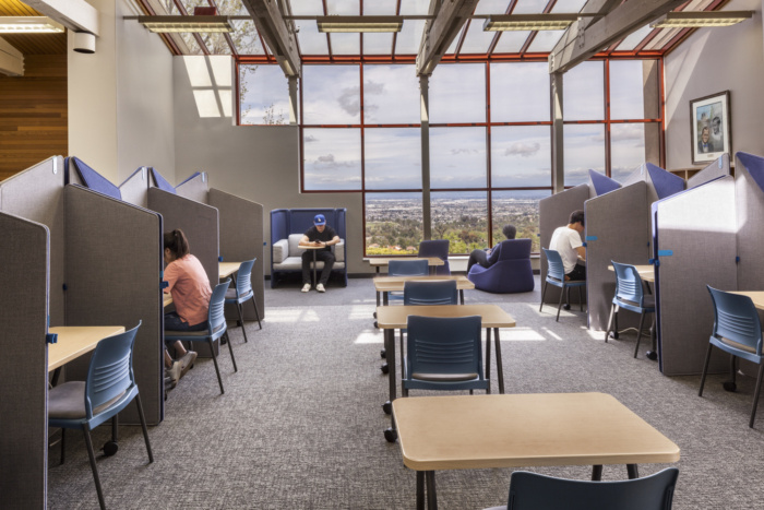 Chadwick School - Donald J. Leavenworth Library - 0