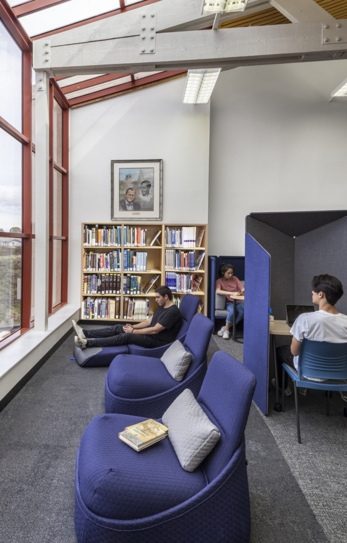 Chadwick School - Donald J. Leavenworth Library - 0