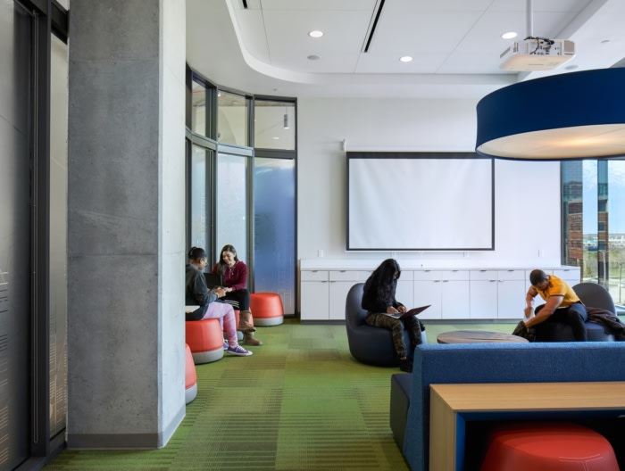 University of Houston-Downtown - Sciences and Technology Building - 0