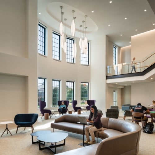 Stonehill College - Leo J. Meehan School of Business