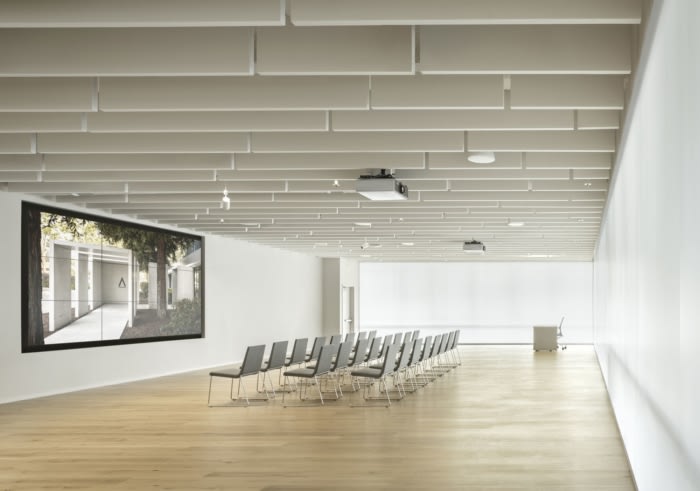 Avenues: The World School - Community Information Center - 0