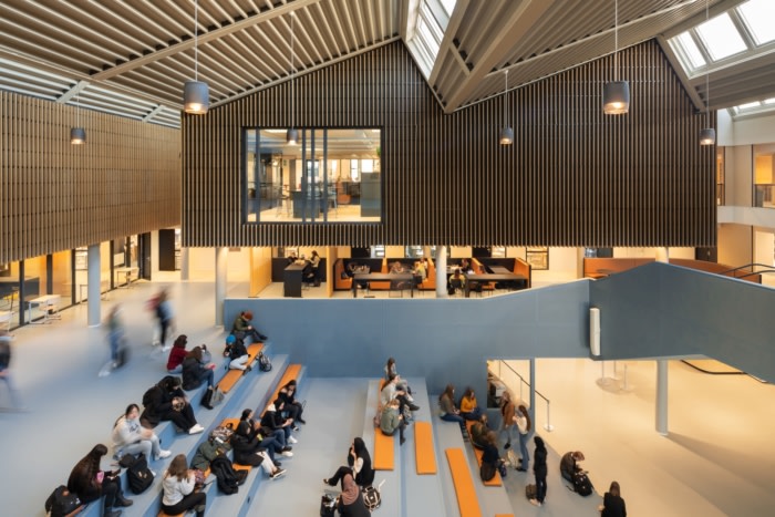 Christelijk Lyceum Veenendaal High School - 0