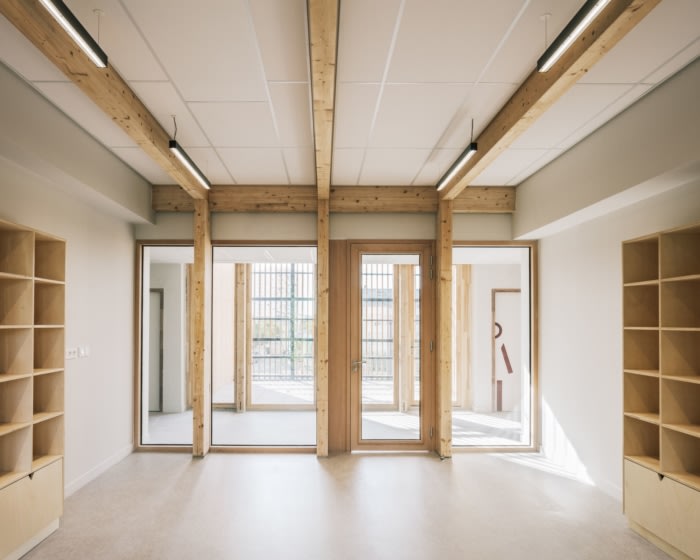 Simone de Beauvoir School - 0