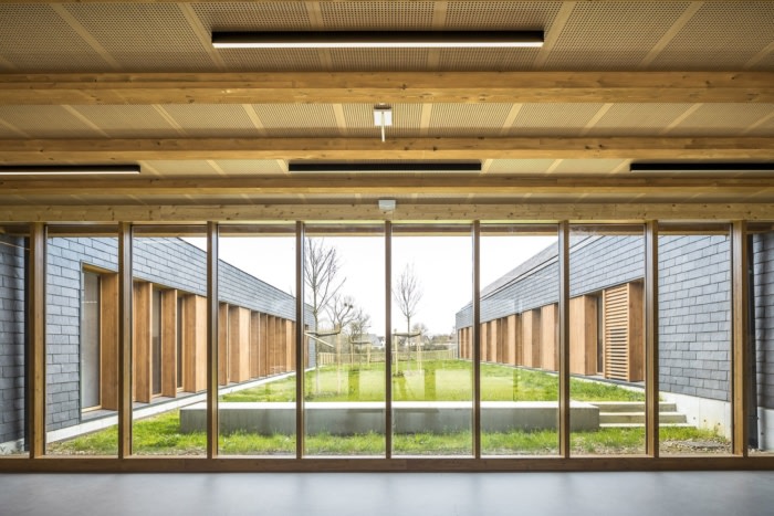 Les Coteaux Fleuris School - 0